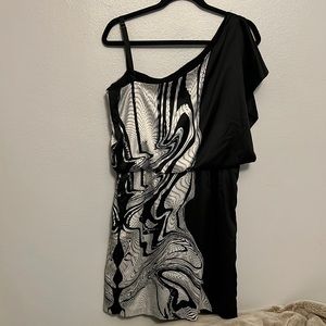 Jessica Simpson Black and white one shoulder dress. Size 8